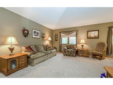 1730 Pleasantview Dr, Marion, IA 52302 - photo 2