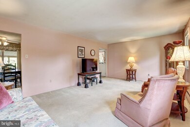 7833 Belgaro Rd, Laurel, MD 20723 - photo 4