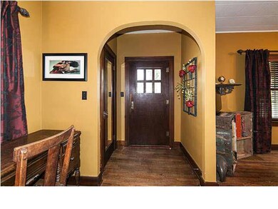Entry with arch