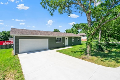 407 W Adamson St, Miller, MO 65707 - photo 2