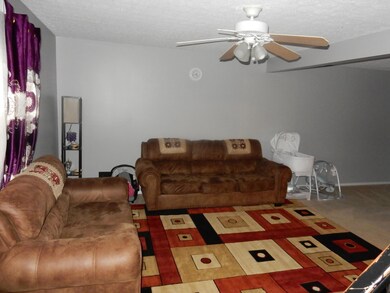 2261 Ferris Rd, Columbus, OH 43224 - photo 4