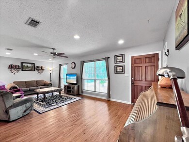 20-6B8E29C0-6862-4CE9-A02E-233DAF04694A