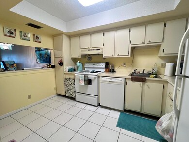 3154 Via Poinciana unit 2140, Lake Worth, FL 33467 - photo 5