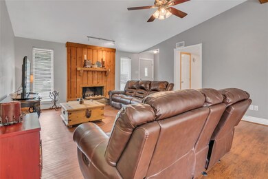 2940 Woodbridge Dr, Bedford, TX 76021 - photo 5