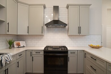 559 Summer St unit 1, Lynn, MA 01905 - photo 5