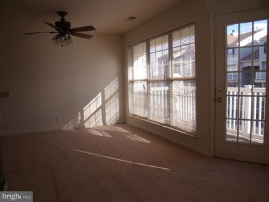 8210 Crossbrook Ct unit 201, Lorton, VA 22079 - photo 6