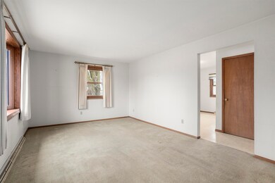 2109 E College Ave, Appleton, WI 54915 - photo 7