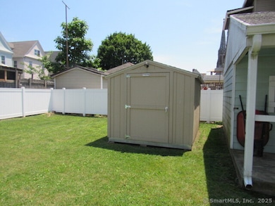 76 Porter St, Bridgeport, CT 06606 - photo 4