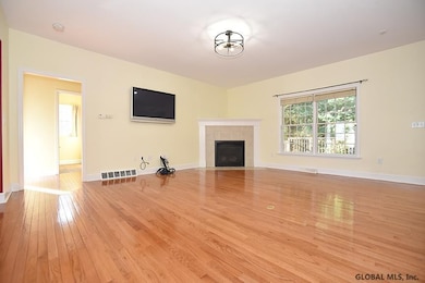 19 Stablegate Dr, Clifton Park, NY 12065 - photo 5