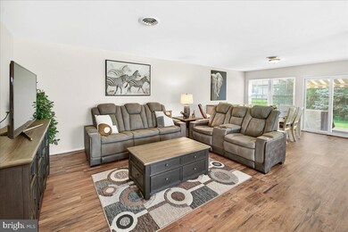 6908 Chokeberry Ct, Frederick, MD 21703 - photo 7