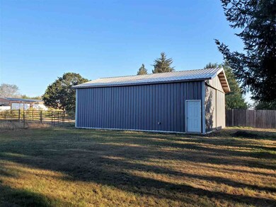 175 SE Fir Villa Rd, Dallas, OR 97338 - photo 3