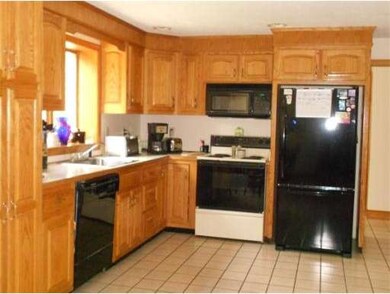 65 Lyman Place, Bridgewater, MA 02324 - photo 3