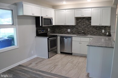 27 Return Ln, Levittown, PA 19055 - photo 2