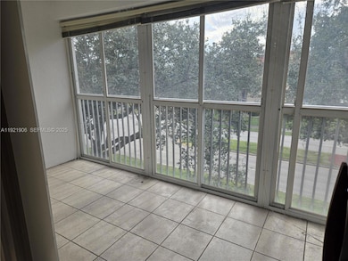 1000 SW 128th Terrace unit V410, Pembroke Pines, FL 33027 - photo 3