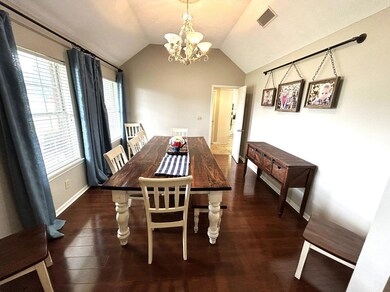 6 Formal Dinig Room