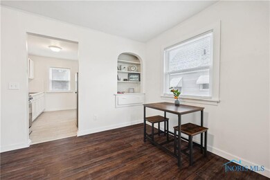 2421 106th St, Toledo, OH 43611 - photo 3