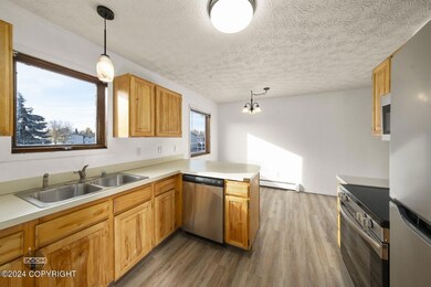 5-web-or-mls-1461 Northview Dr Exports-5
