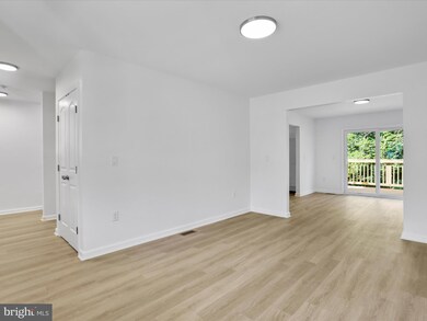 657 Ash St, Strasburg, VA 22657 - photo 3