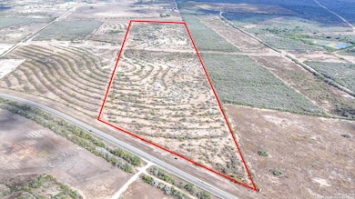 001 U S 181, Kenedy, TX 78119 - photo 2