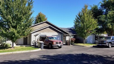 435 Marion Ln, Grants Pass, OR 97527 - photo 4