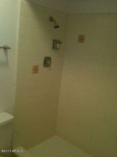 35th LN Bathroom
