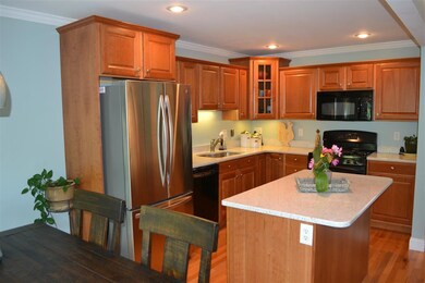 19 Hillside Ln, Newmarket, NH 03857 - photo 5