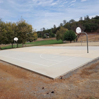 Diehl Field   The beautifully maintained playing field hosts many different ball games for all ages. Though too small for a standard baseball field, Soccer teams practice regularly. There is also a volleyball sandpit, boccie ball court, and a basketball court. There is a shaded picnic area for family use. Diehl Park is often a staging area for outdoor community events.