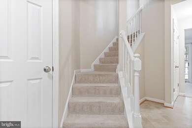 13908 Ludington Place, Centreville, VA 20121 - photo 2
