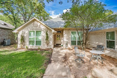 5001 Alamo Ct, Granbury, TX 76049 - photo 3