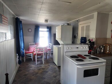 6 Hager Ln unit C, Littleton, NH 03561 - photo 4