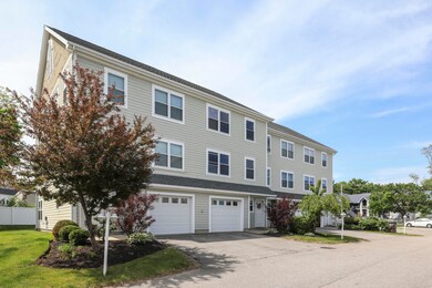 002-photo-front-view-7163691