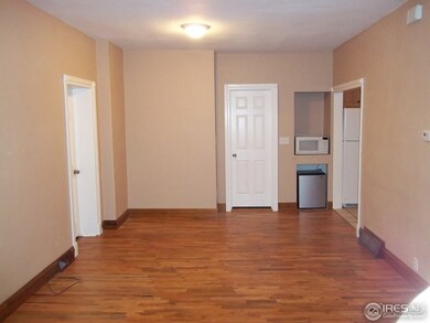 Living Room (2)