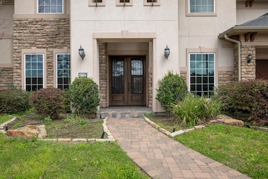 WALKWAY TO FRONT DOOR