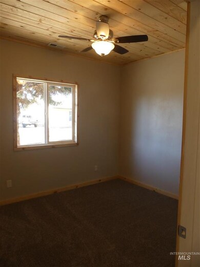 632 W Oregon Ave, Homedale, ID 83628 - photo 7