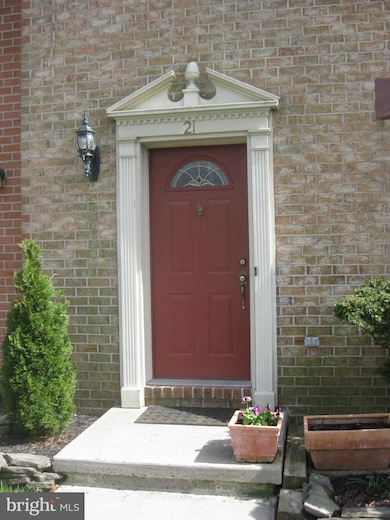 21 Carriage Walk Ct, Parkville, MD 21234 - photo 2