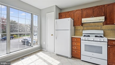 46678 Bartlet Square, Sterling, VA 20164 - photo 3