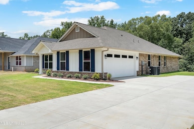 4275 Olivia Cir W, Olive Branch, MS 38654 - photo 3