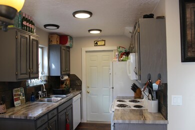 611 W 60 N, Parowan, UT 84761 - photo 6