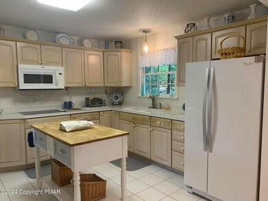 118 Getz Ln, Stroudsburg, PA 18360 - photo 6