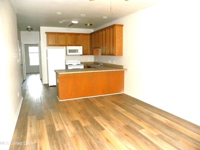 2425 Esplanade St unit B, Ocean Springs, MS 39564 - photo 4