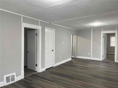 3004 E 72nd St, Kansas City, MO 64132 - photo 6