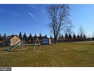 7 Roberta Ln, Royersford, PA 19468 - photo 5