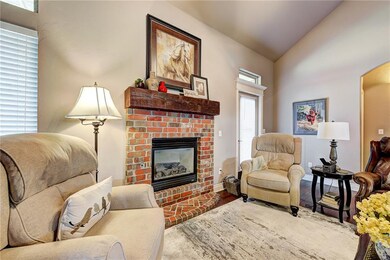 2310 Whispering Pine Blvd, Shawnee, OK 74804 - photo 5