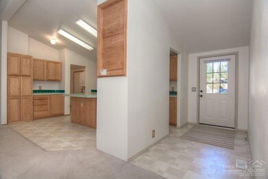 19083 Pumice Butte Rd, Bend, OR 97702 - photo 4