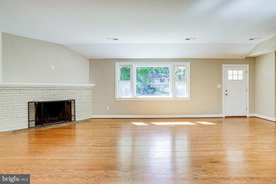 6410 Crosswoods Dr, Falls Church, VA 22044 - photo 5