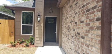 1015 Avenue E, Rosenberg, TX 77471 - photo 2