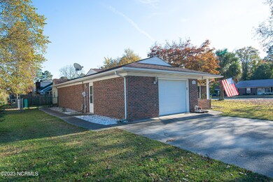 1000 Foscue Dr, Jacksonville, NC 28540 - photo 2