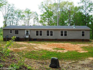 7449 Meadowbranch Rd, Seagrove, NC 27341 - photo 2