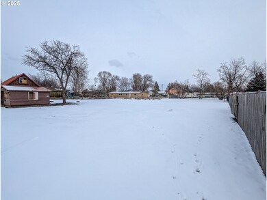2207 N Maple St, La Grande, OR 97850 - photo 2