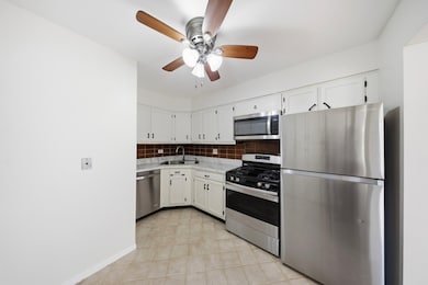 291 Gregory St unit 6, Aurora, IL 60504 - photo 7